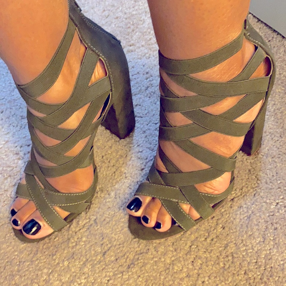 Strappy sandal